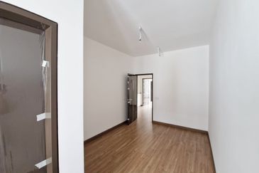 END LOT | DOUBLE STOREY TERRACE BANDAR SERENIA (TYPE ANIRA)