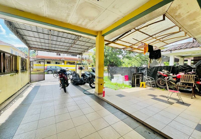 Taman Saujana Puchong