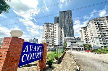 Avant Court
