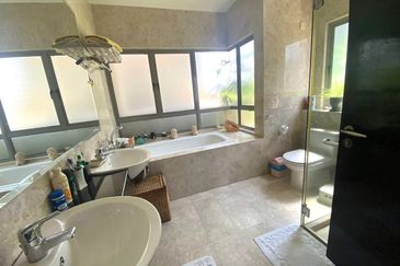 Changkat Kiara Surya