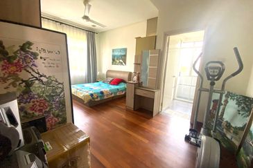 Changkat Kiara Surya