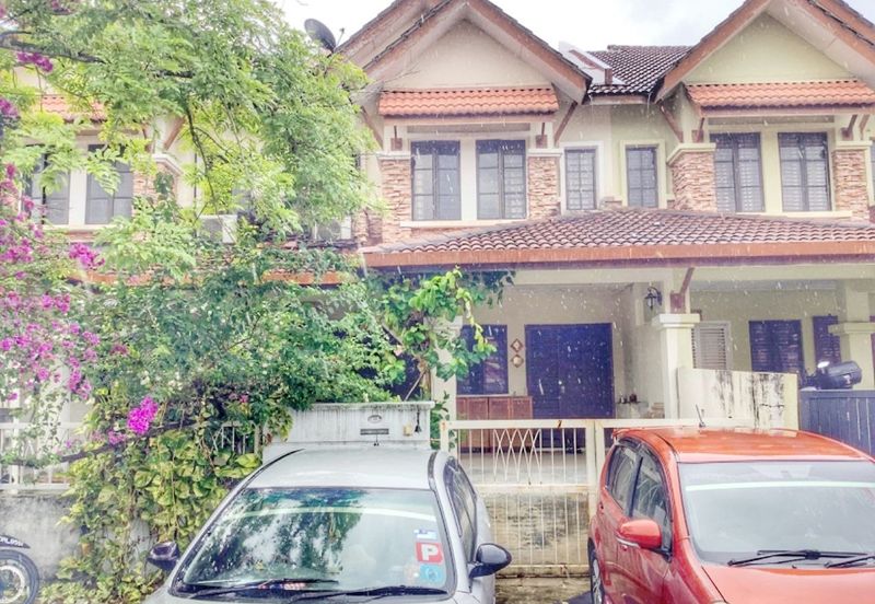[GATED & GUARDED] DOUBLE STOREY TERRACE House Bandar Nusaputra Presint 1 Puchong