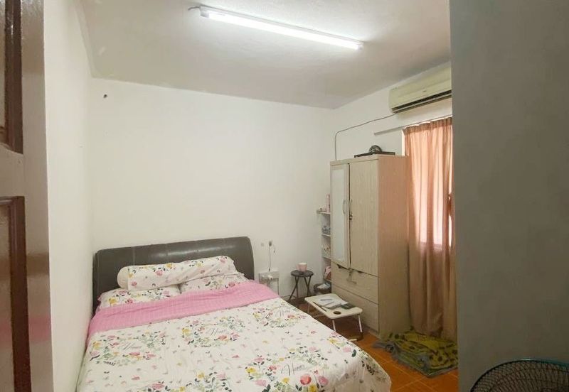 Flat Taman Melati Blok E