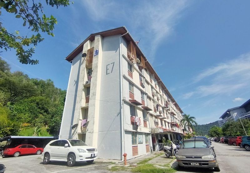 Flat Taman Melati Blok E