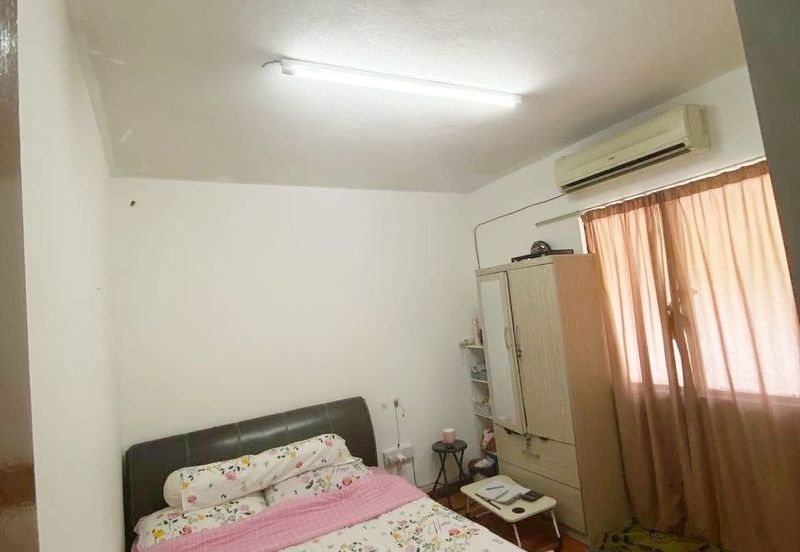 Flat Taman Melati Blok E