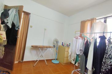 Flat Taman Melati Blok E