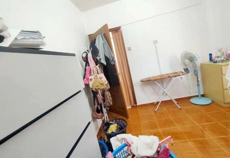 Flat Taman Melati Blok E