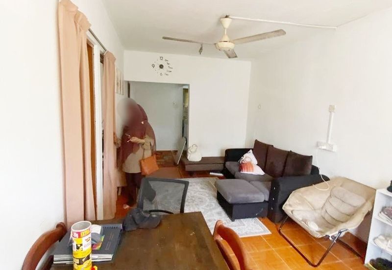 Flat Taman Melati Blok E