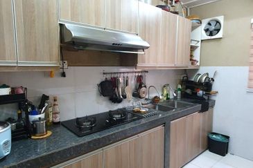 Jalan Setia Perdana U13/25F