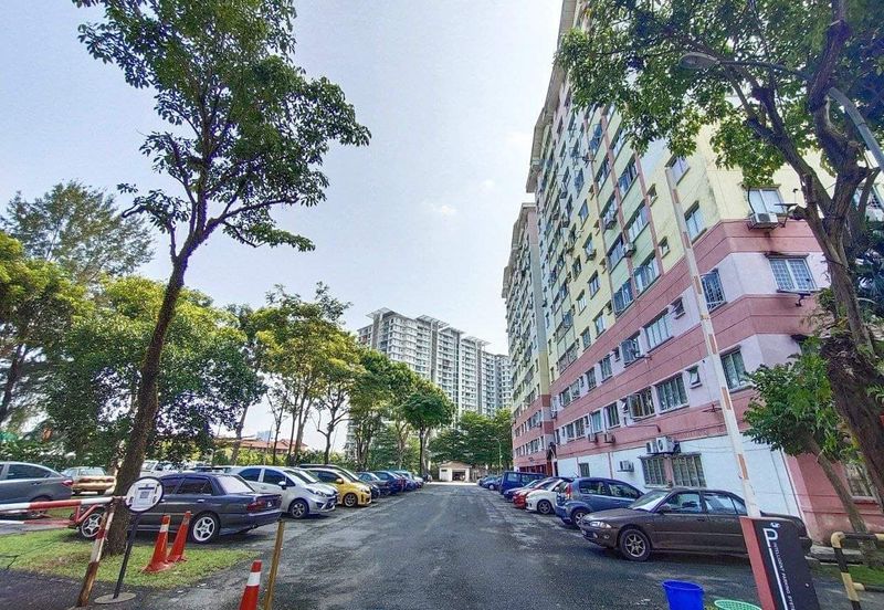 Meranti Apartment, Taman Subang Mewah