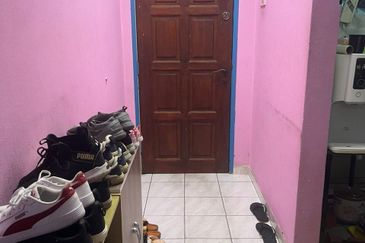 Meranti Apartment, Taman Subang Mewah