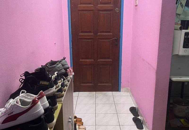 Meranti Apartment, Taman Subang Mewah