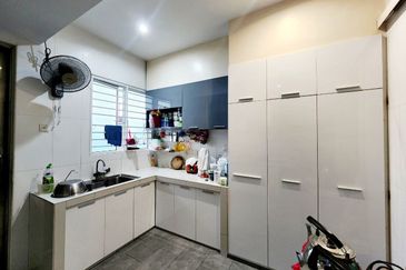 3 Storey Zero Lot Bungalow, Phase 1, USJ Height,  Subang Jaya