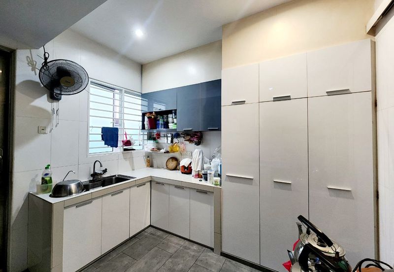 3 Storey Zero Lot Bungalow, Phase 1, USJ Height,  Subang Jaya