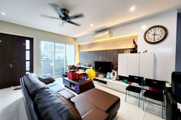 3 Storey Zero Lot Bungalow, Phase 1, USJ Height,  Subang Jaya