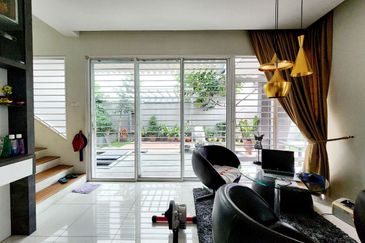 3 Storey Zero Lot Bungalow, Phase 1, USJ Height,  Subang Jaya