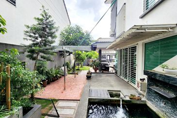 3 Storey Zero Lot Bungalow, Phase 1, USJ Height,  Subang Jaya