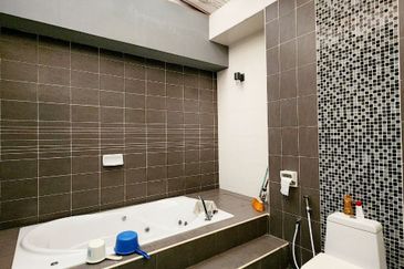 3 Storey Zero Lot Bungalow, Phase 1, USJ Height,  Subang Jaya