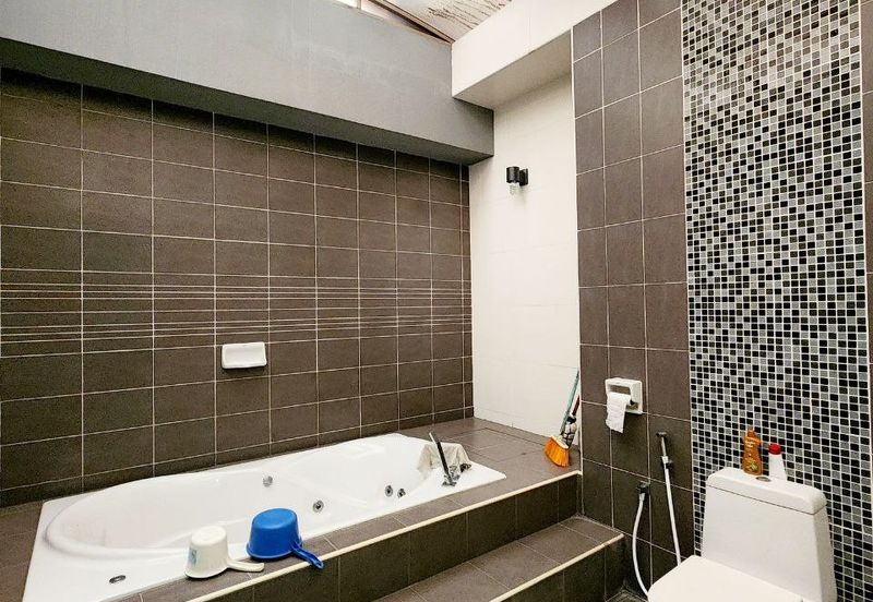 3 Storey Zero Lot Bungalow, Phase 1, USJ Height,  Subang Jaya