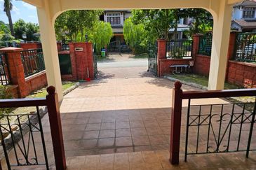 [WELL MAINTAINED] Double Storey Terrace Jalan Adang, Bukit Jelutong, Shah Alam