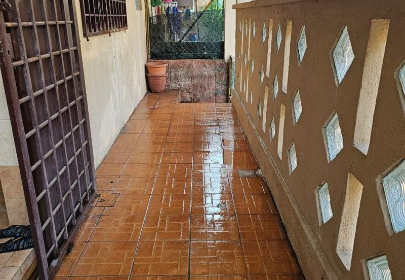 [WELL MAINTAINED] Double Storey Terrace Jalan Adang, Bukit Jelutong, Shah Alam