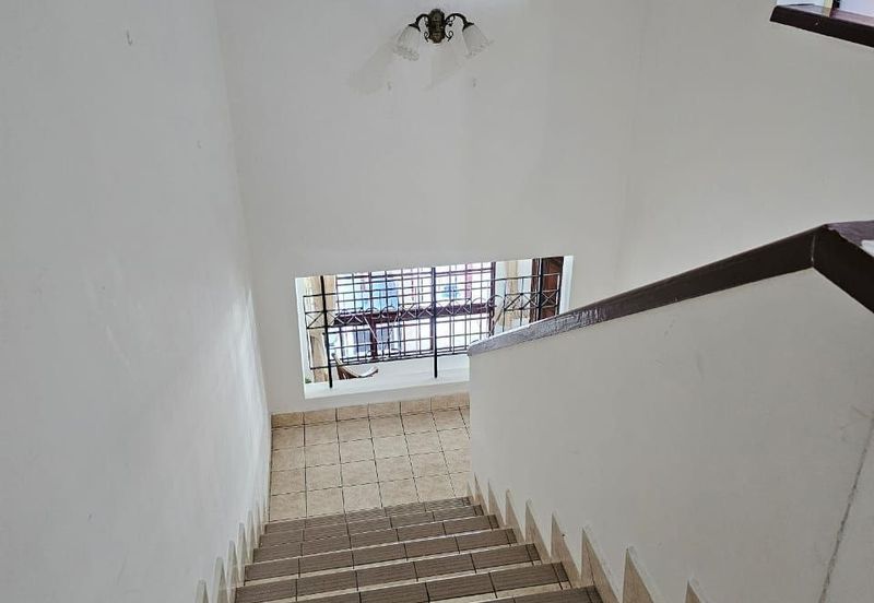 [WELL MAINTAINED] Double Storey Terrace Jalan Adang, Bukit Jelutong, Shah Alam