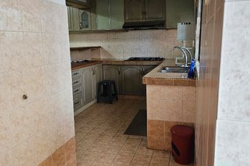 [WELL MAINTAINED] Double Storey Terrace Jalan Adang, Bukit Jelutong, Shah Alam