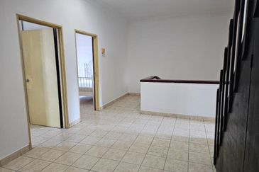 [WELL MAINTAINED] Double Storey Terrace Jalan Adang, Bukit Jelutong, Shah Alam