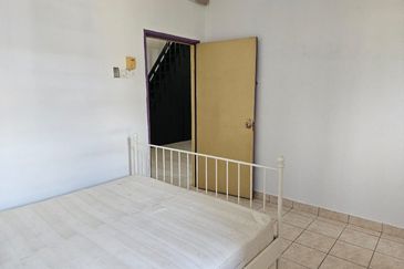 [WELL MAINTAINED] Double Storey Terrace Jalan Adang, Bukit Jelutong, Shah Alam