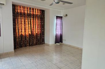 [WELL MAINTAINED] Double Storey Terrace Jalan Adang, Bukit Jelutong, Shah Alam