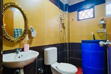 [FULLY RENOVATED & EXTENDED] CORNER LOT 2.5 Storey Luxury Bungalow Prima Bukit Beruntung 