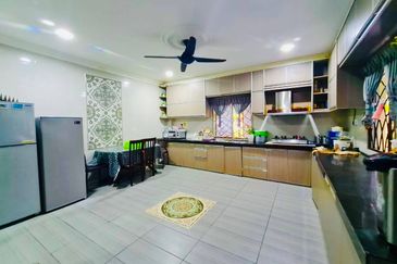 [FULLY RENOVATED & EXTENDED] CORNER LOT 2.5 Storey Luxury Bungalow Prima Bukit Beruntung 