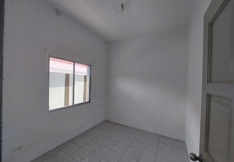 [CORNER LOT] Double Storey Jalan Tanjung Rhu Seksyen 30, Shah Alam