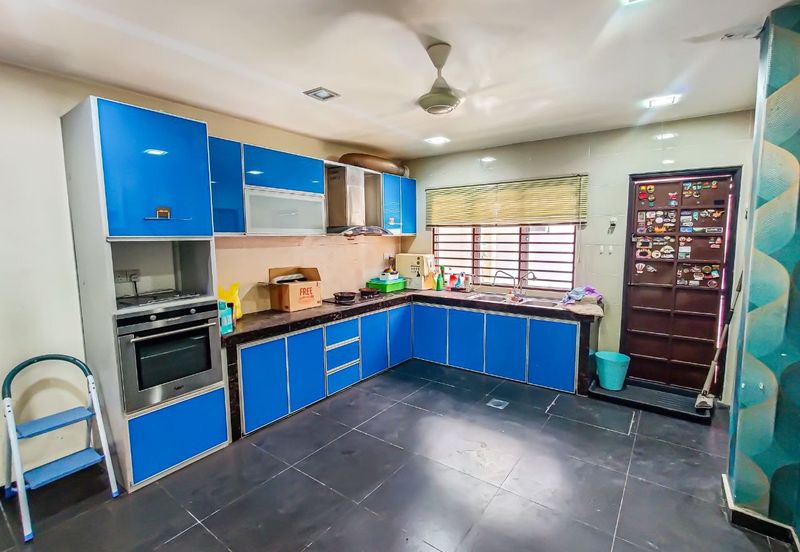 Jalan Uranus U5/122C