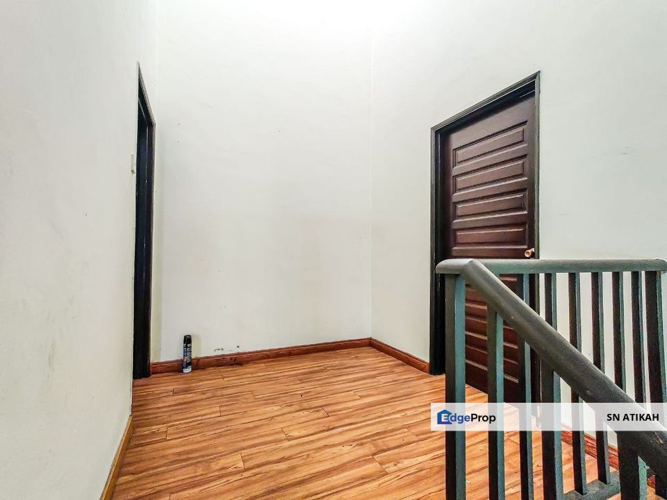 [RENOVATED] 3-Storey Terrace Seksyen U5 Shah Alam Jalan Uranus, Selangor, Subang