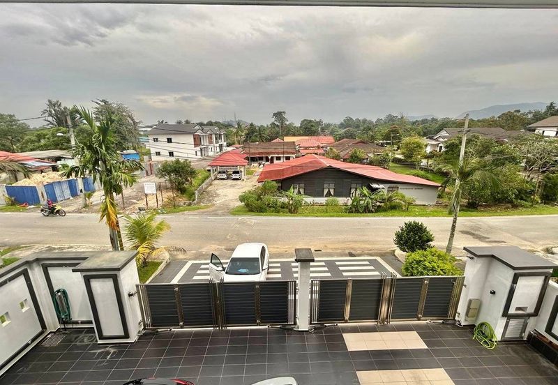 [RENOVATED] 2 Storey Bungalow Jalan Orkid Kuang, Kuang