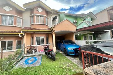 [FACING OPEN] 2 Storey LEP 4 Seri Kembangan 