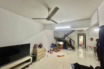 [FACING OPEN] 2 Storey LEP 4 Seri Kembangan 