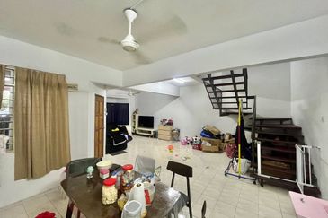 [FACING OPEN] 2 Storey LEP 4 Seri Kembangan 