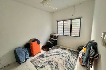 [FACING OPEN] 2 Storey LEP 4 Seri Kembangan 