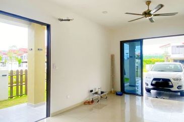 End Lot Double Storey Terrace @ Adenia - Taman Setia Warisan Tropika, Sepang For Rent