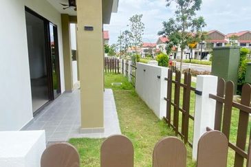 End Lot Double Storey Terrace @ Adenia - Taman Setia Warisan Tropika, Sepang For Rent