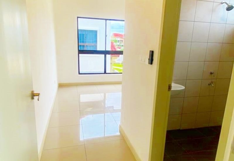 End Lot Double Storey Terrace @ Adenia - Taman Setia Warisan Tropika, Sepang For Rent