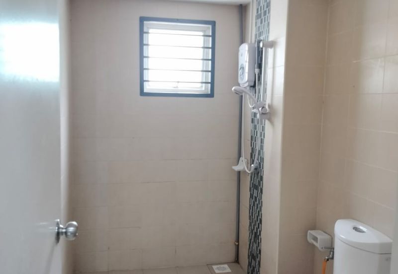 For Rent RM1500 Greenfield Regency 3 Room & 2 Carparks Service Apartment Tampoi