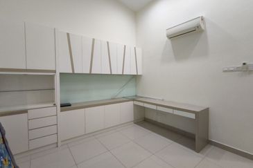 Austin Residence @Taman Mount Austin