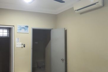 Golden Sands Seaview Residence