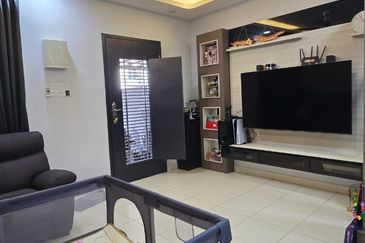 Fully Renovated @ Taman Scientex Jaya, Senai