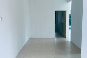 Corner Lot @ Jalan Ss 6/3a, Taman Sri Saujana, Kota Tinggi