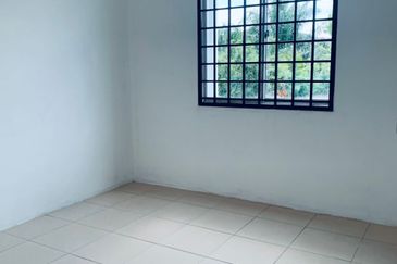 Corner Lot @ Jalan Ss 6/3a, Taman Sri Saujana, Kota Tinggi