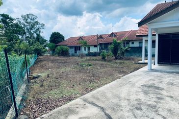 Corner Lot @ Jalan Ss 6/3a, Taman Sri Saujana, Kota Tinggi